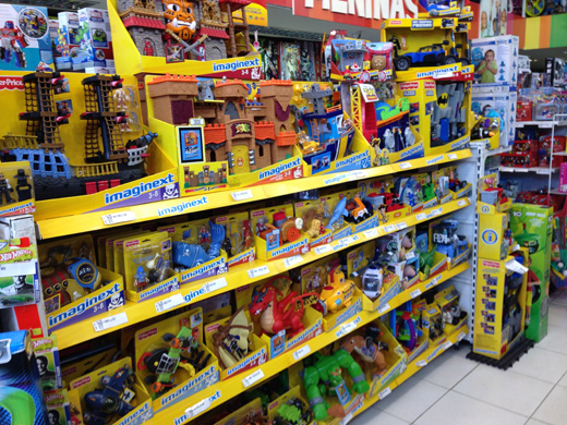 Tradicional loja de brinquedos, Toys'R'Us fecha todas as lojas nos