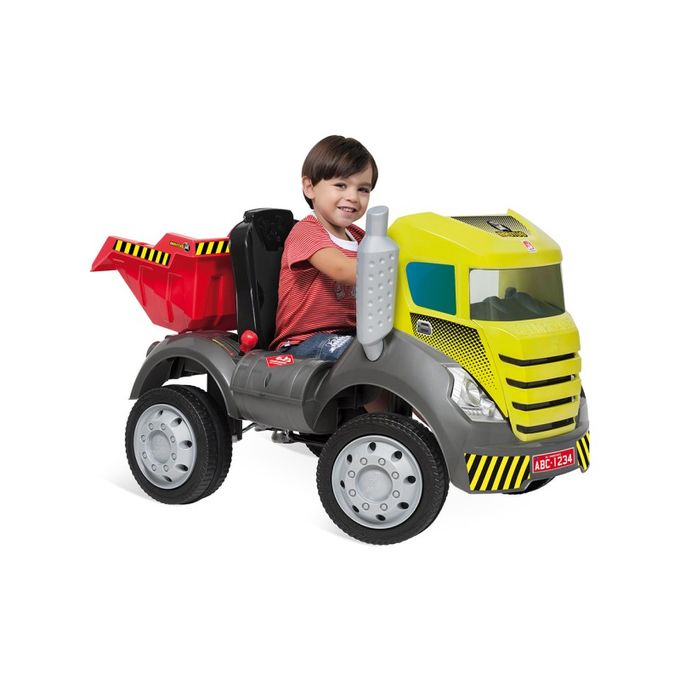 caminhao-brutus-pedal-com-crianca caminhao-brutus-pedal-com-crianca