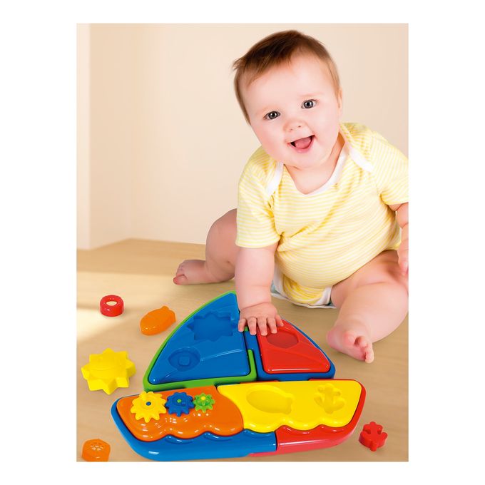 qc-veleiro-play-time-com-crianca qc-veleiro-play-time-com-crianca