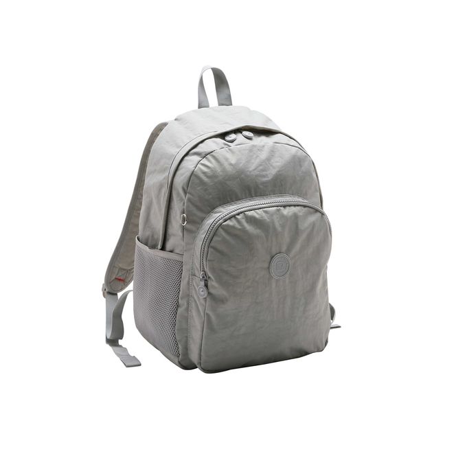 mochila-poliester-cinza-conteudo mochila-poliester-cinza-conteudo